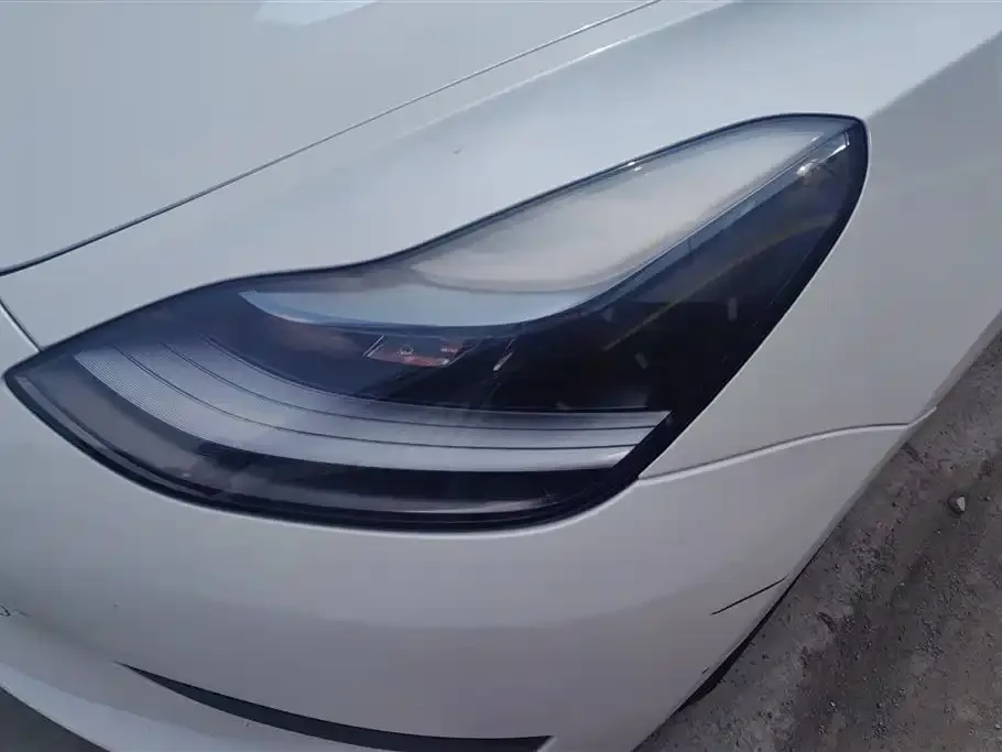 Tesla Model 3 — фото 3