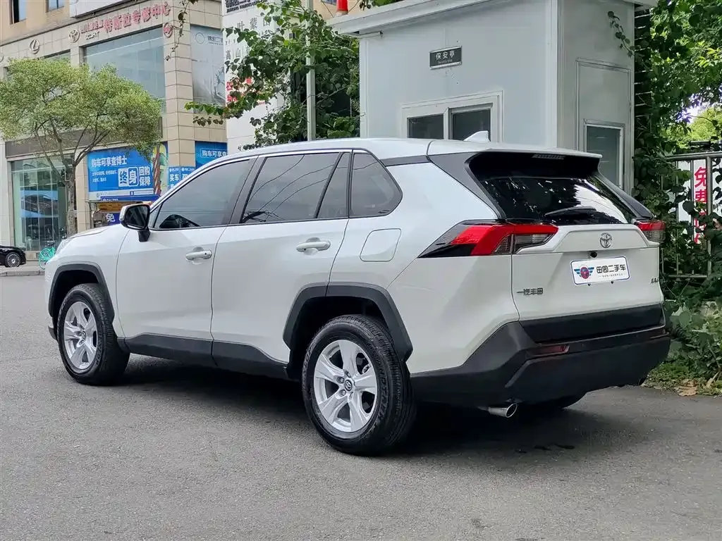 Toyota RAV4 2024 из CN, фото 10