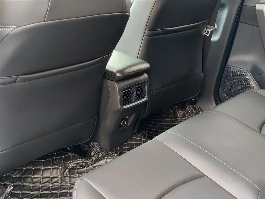 Toyota RAV4 2024 из CN, фото 2