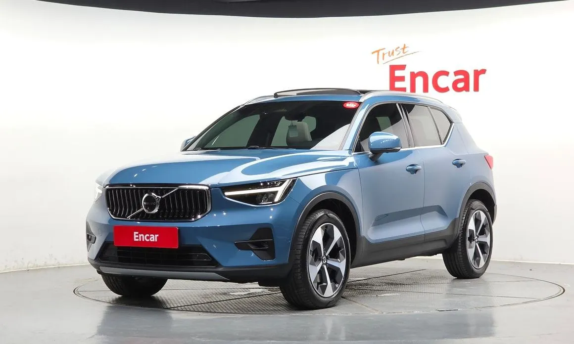 Volvo XC40 — фото 1