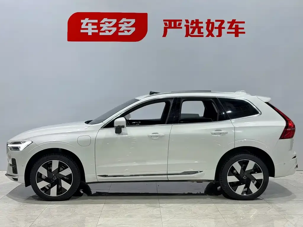 Volvo XC60 PHEV — фото 2