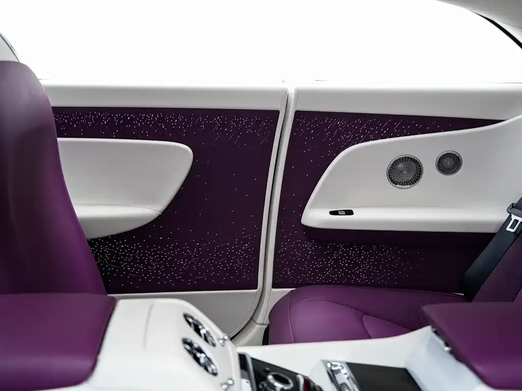 Rolls-Royce Phantom 2025 из CN, фото 5