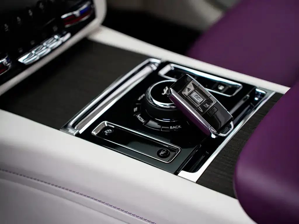 Rolls-Royce Phantom 2025 из CN, фото 7