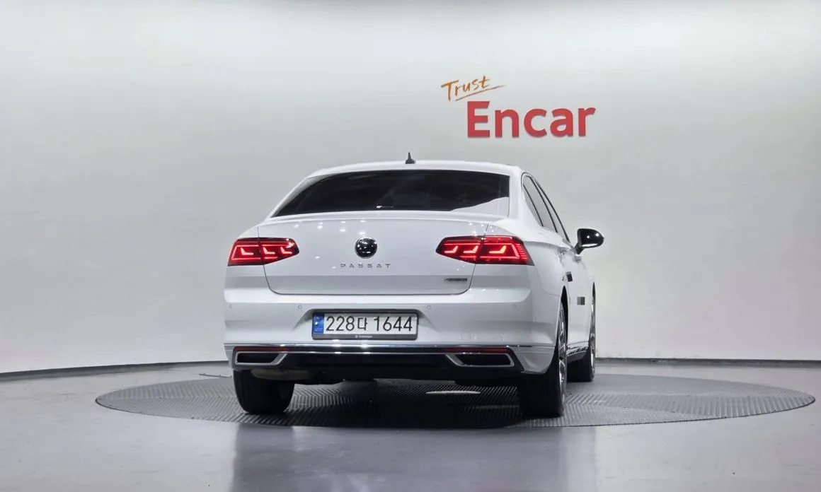 Volkswagen Passat 2021 из KR, фото 2