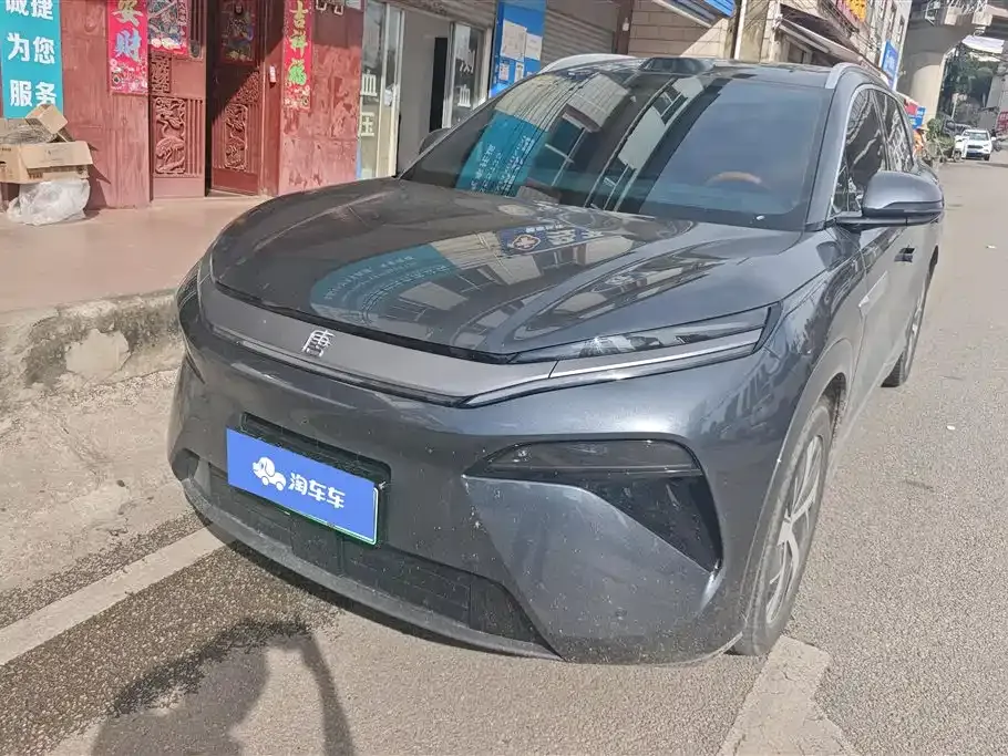 BYD Tang L