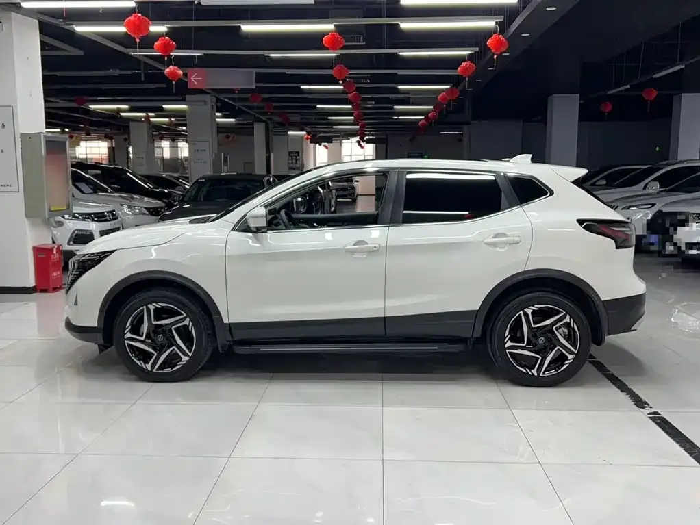 Nissan Qashqai — фото 10