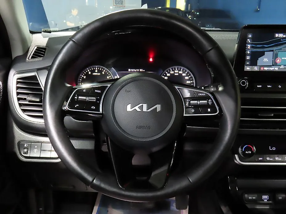 Kia Seltos 2023 из KR, фото 2
