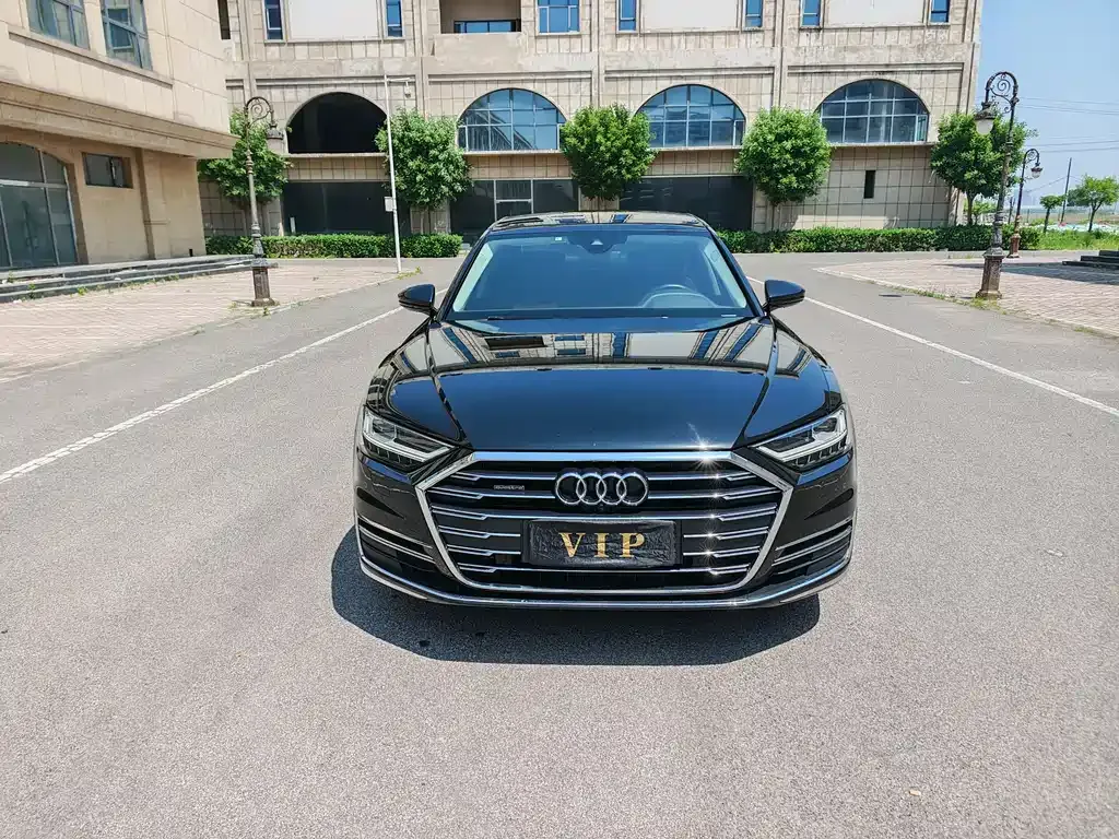 Audi A8 — фото 8