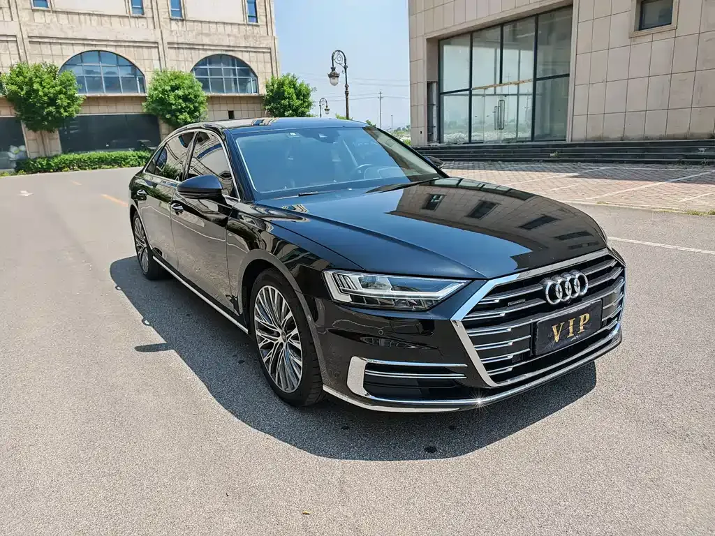 Audi A8 — фото 10