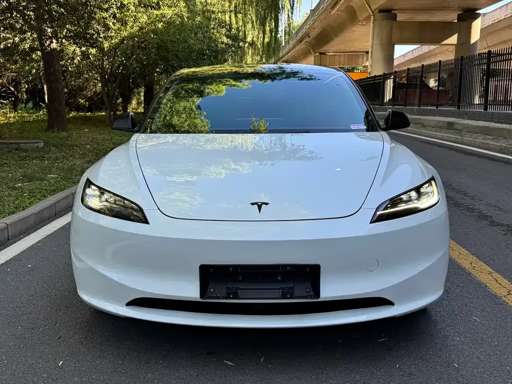 Tesla Model 3 — фото 5