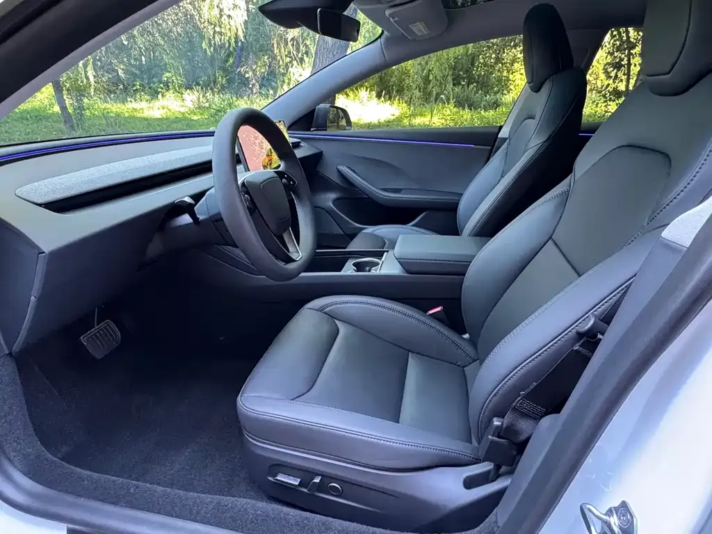 Tesla Model 3 — фото 4