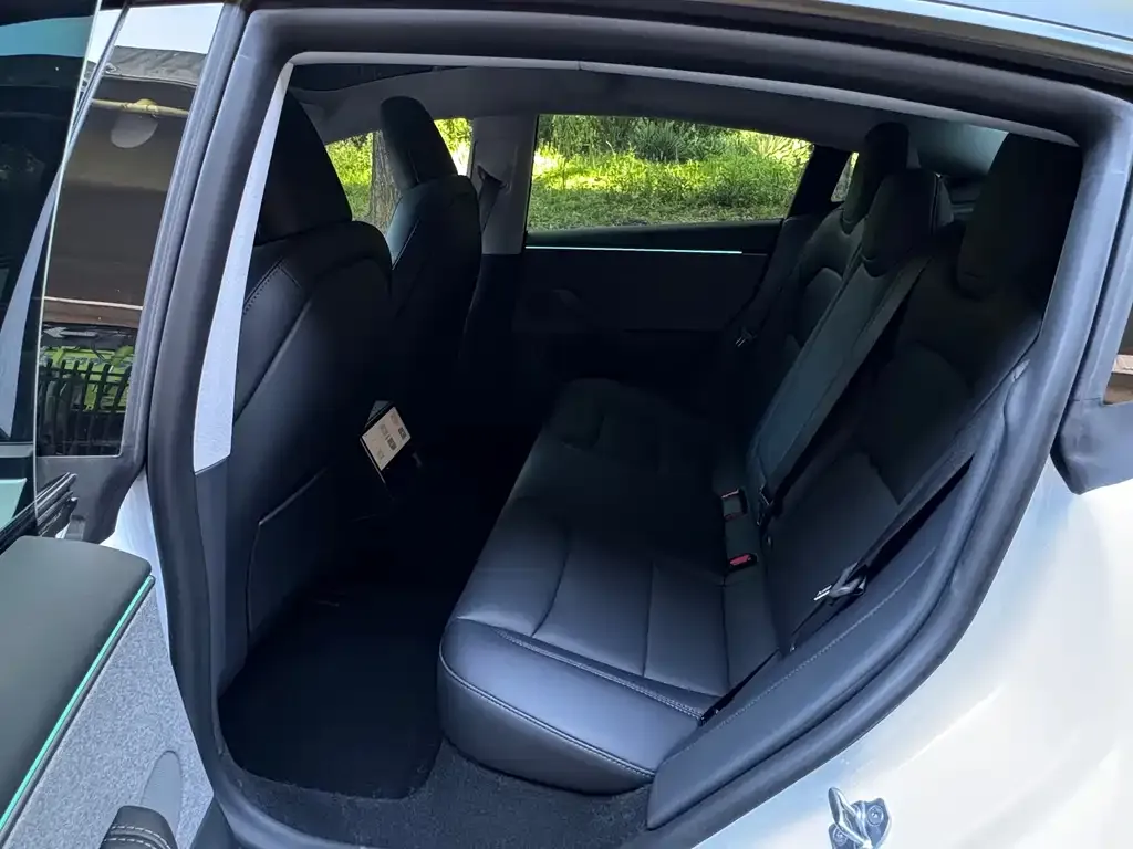 Tesla Model 3 — фото 2