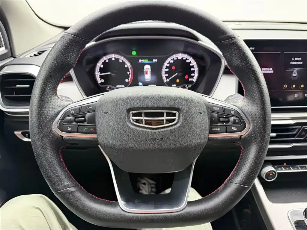 Geely Binyue — фото 10