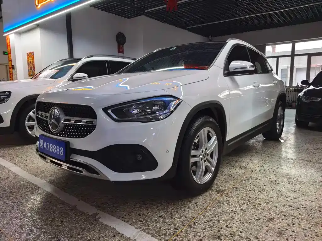 Mercedes-Benz GLA — фото 1