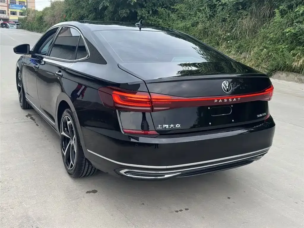 Volkswagen Passat — фото 9