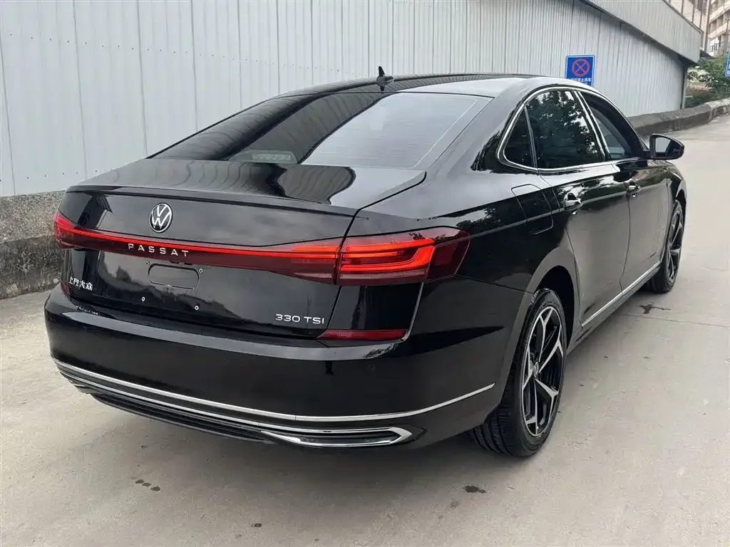 Volkswagen Passat — фото 6