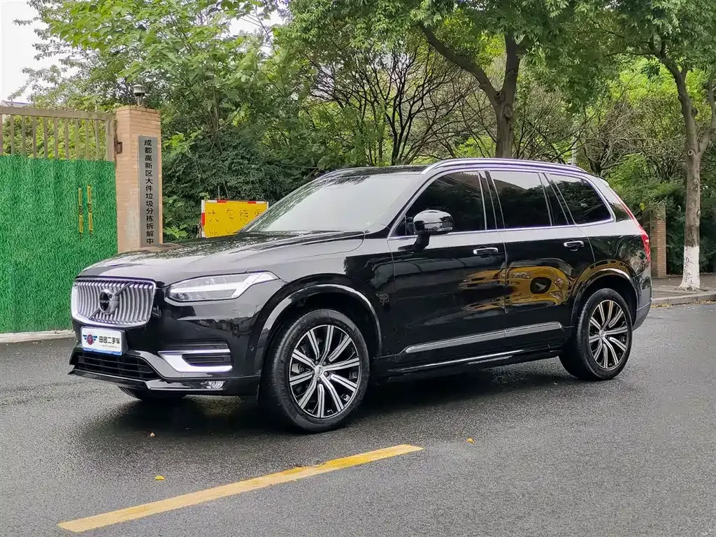 Volvo XC90 — фото 1