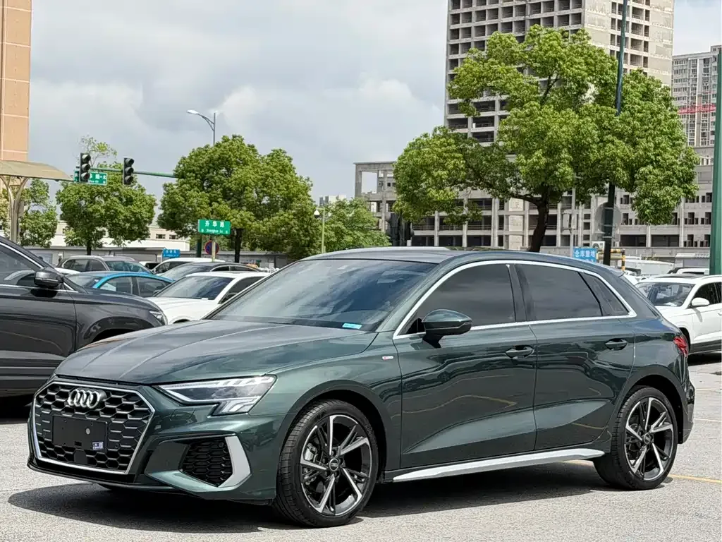 Audi A3 — фото 1