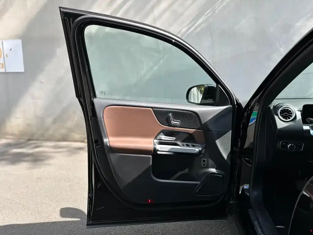 Mercedes-Benz GLB 2025 из CN, фото 2