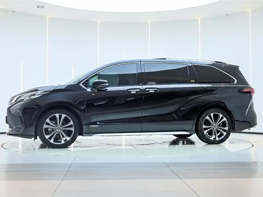 Toyota Granvia — фото 10