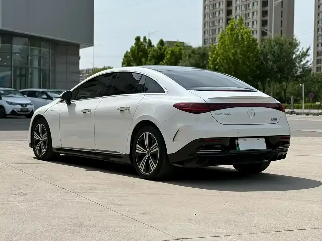 Mercedes-Benz EQE 2023 из CN, фото 3