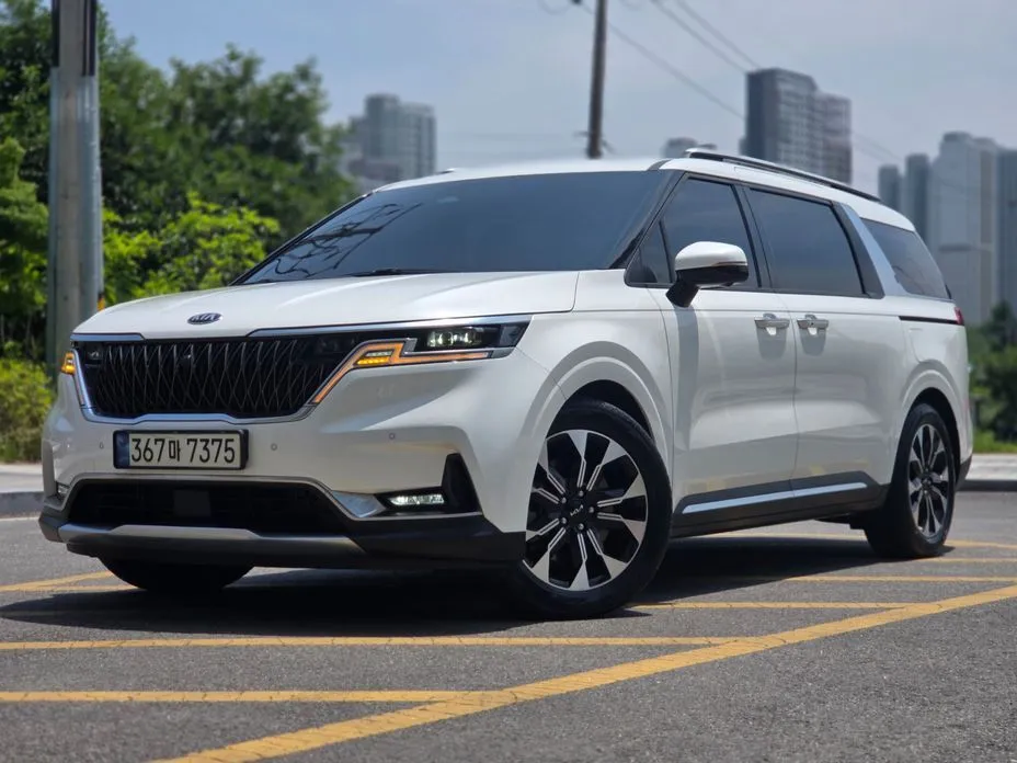 Kia Carnival — фото 1