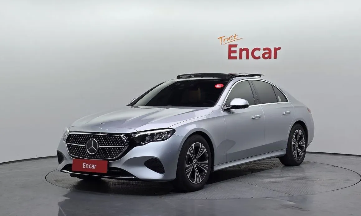 Mercedes-Benz E-Class — фото 1