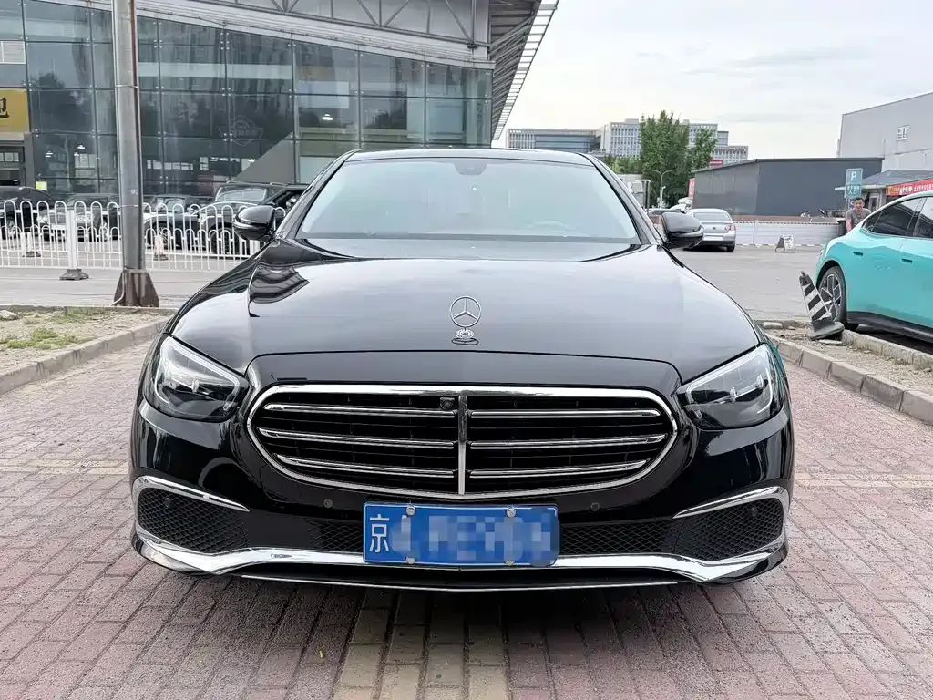 Mercedes-Benz E-Class — фото 10