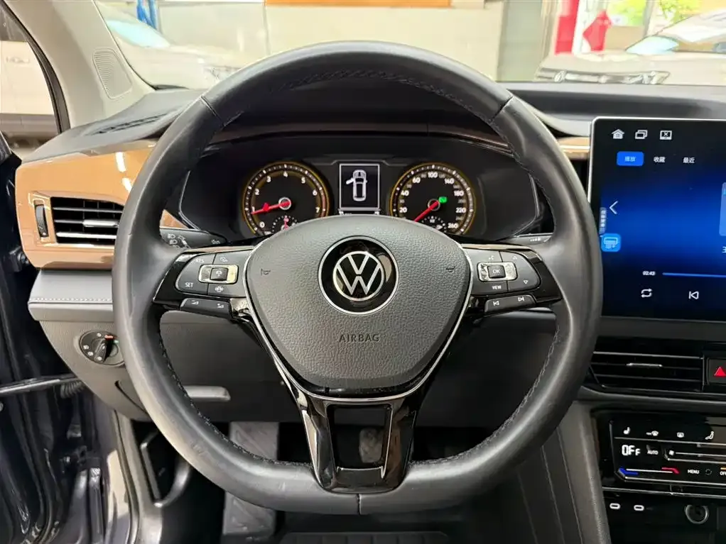 Volkswagen Tharu — фото 2