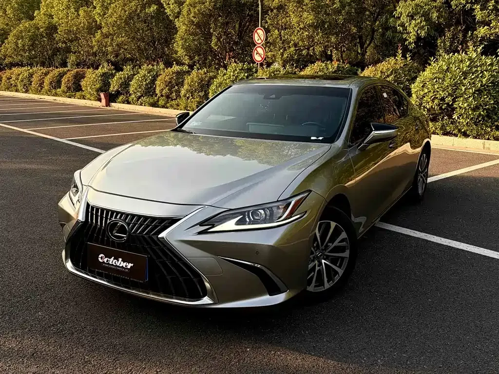 Lexus ES — фото 7