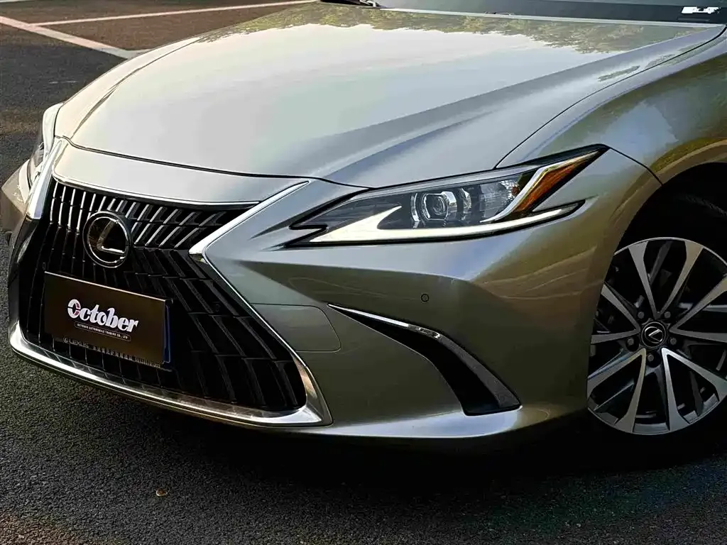 Lexus ES — фото 4