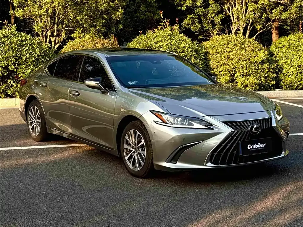 Lexus ES — фото 10