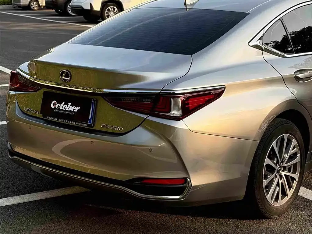 Lexus ES — фото 3