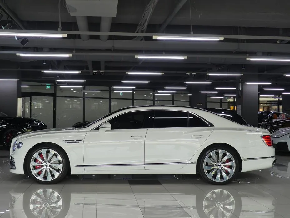 Bentley Flying Spur 2021 из KR, фото 4