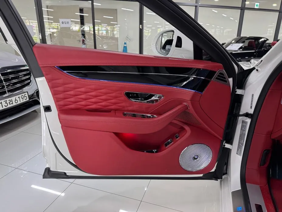 Bentley Flying Spur 2021 из KR, фото 9