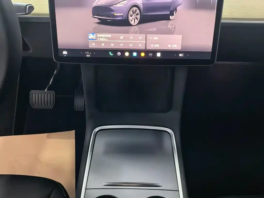 Tesla Model Y — фото 8