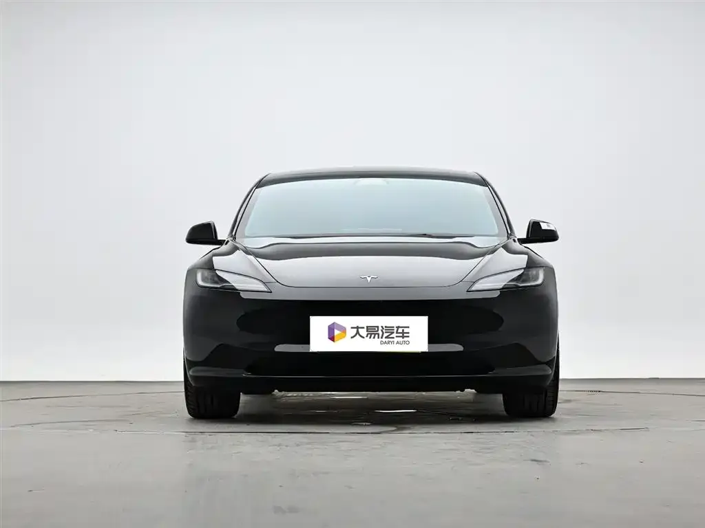 Tesla Model 3 — фото 7