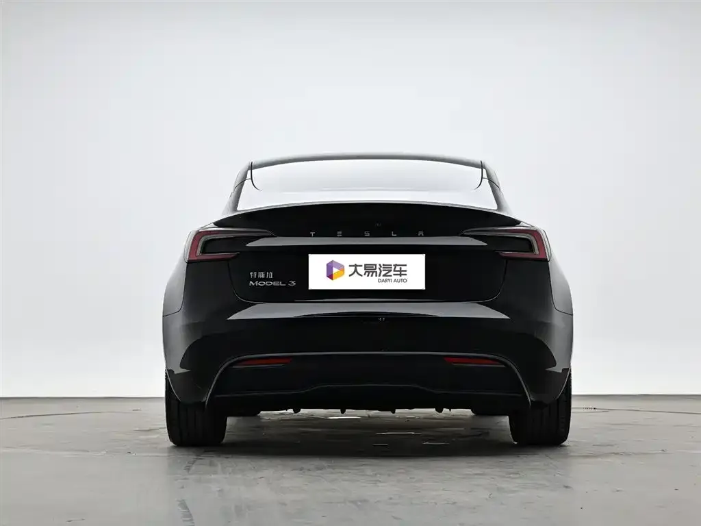 Tesla Model 3 — фото 3