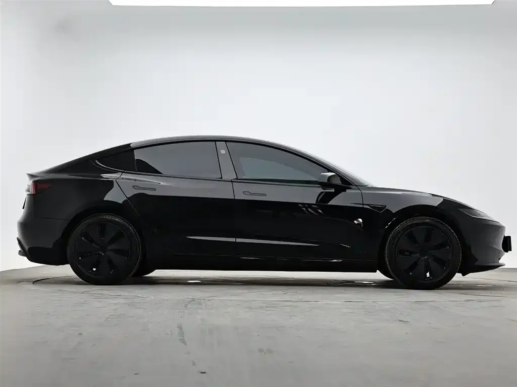 Tesla Model 3 — фото 10