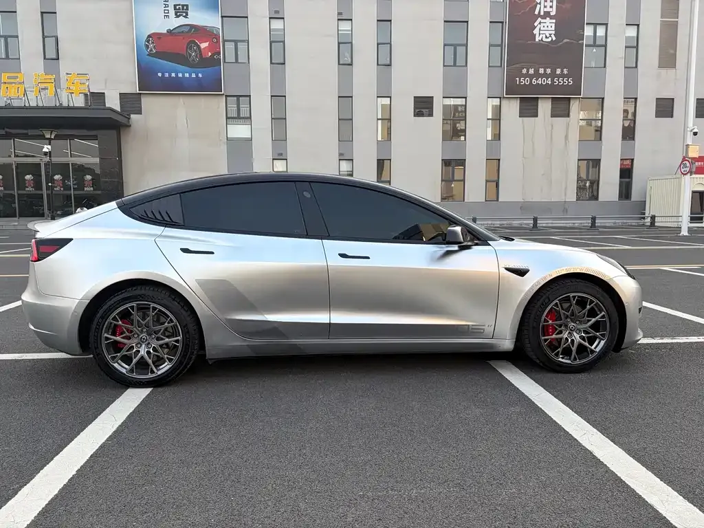 Tesla Model 3 — фото 8