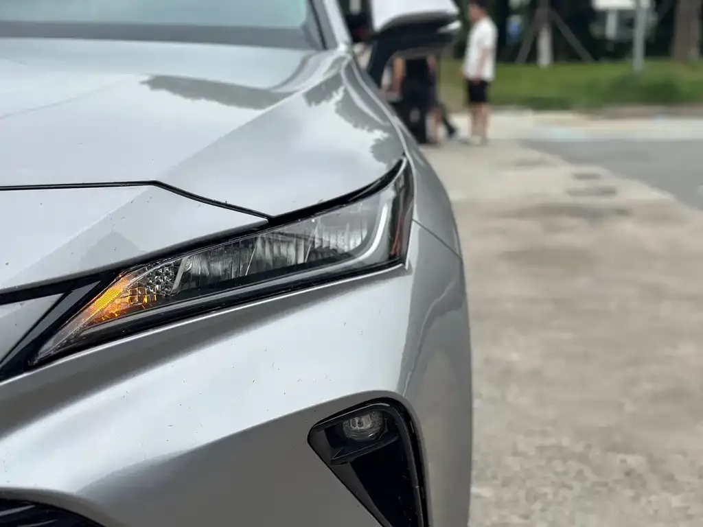 Toyota Venza 2023 из CN, фото 10