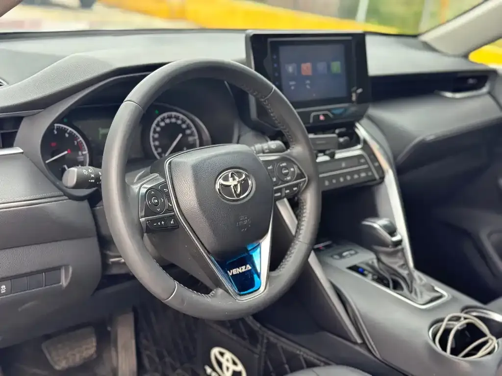 Toyota Venza 2023 из CN, фото 7