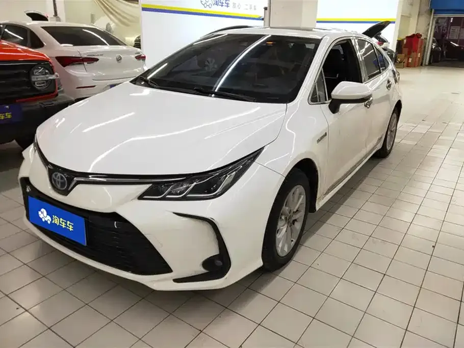 Toyota Corolla — фото 1