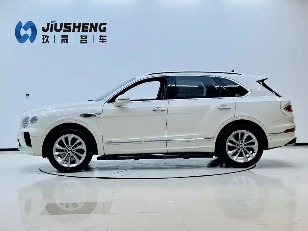 Bentley Bentayga 2021 из CN, фото 2