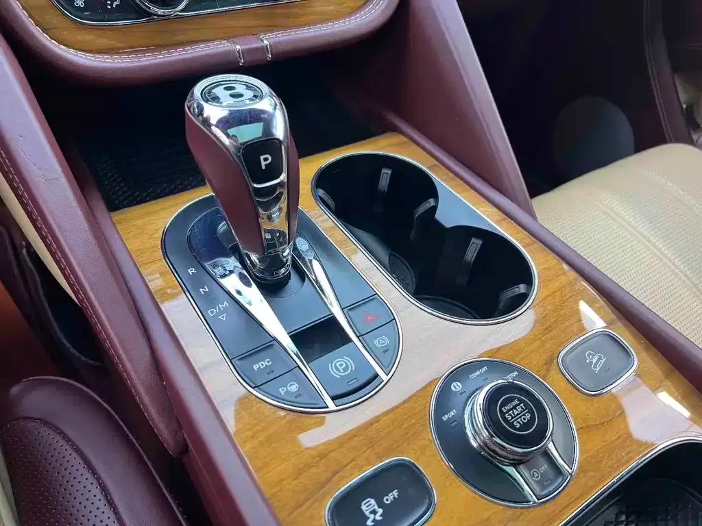 Bentley Bentayga 2021 из CN, фото 6