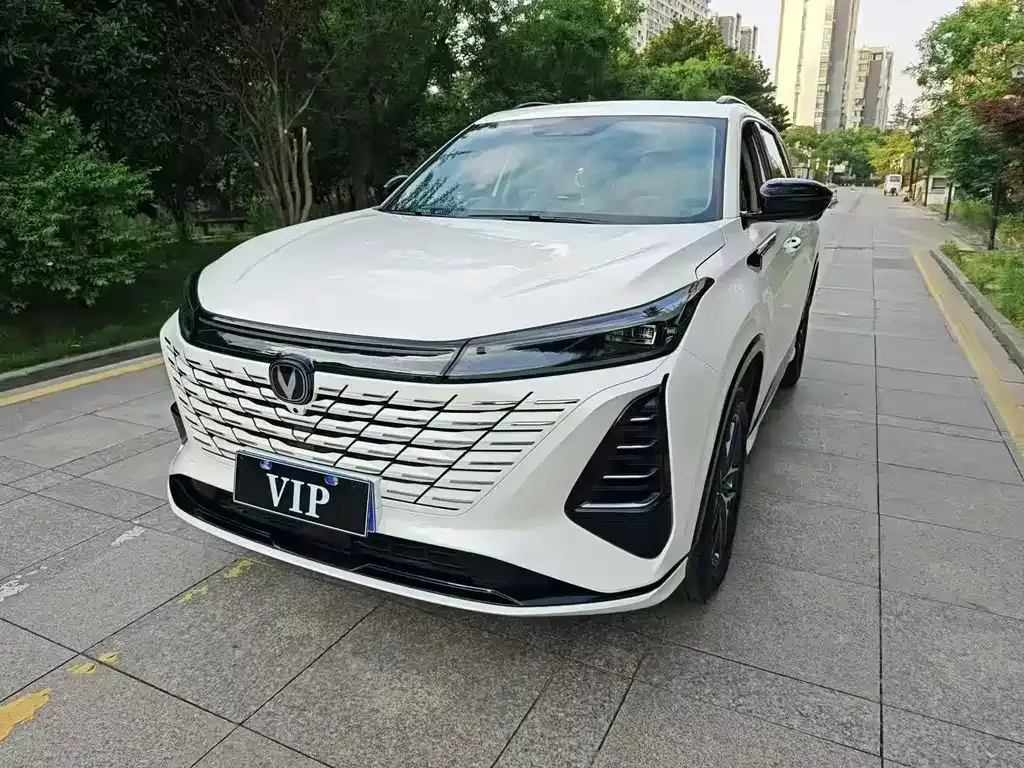 Changan CS75PLUS — фото 1
