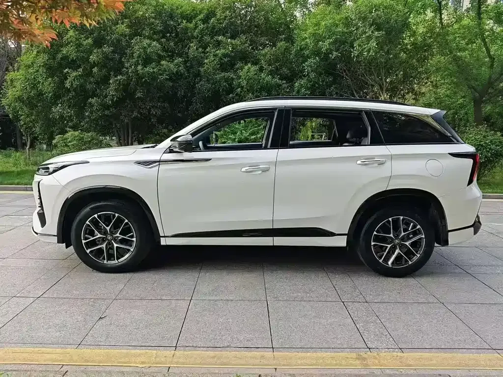 Changan CS75PLUS — фото 3