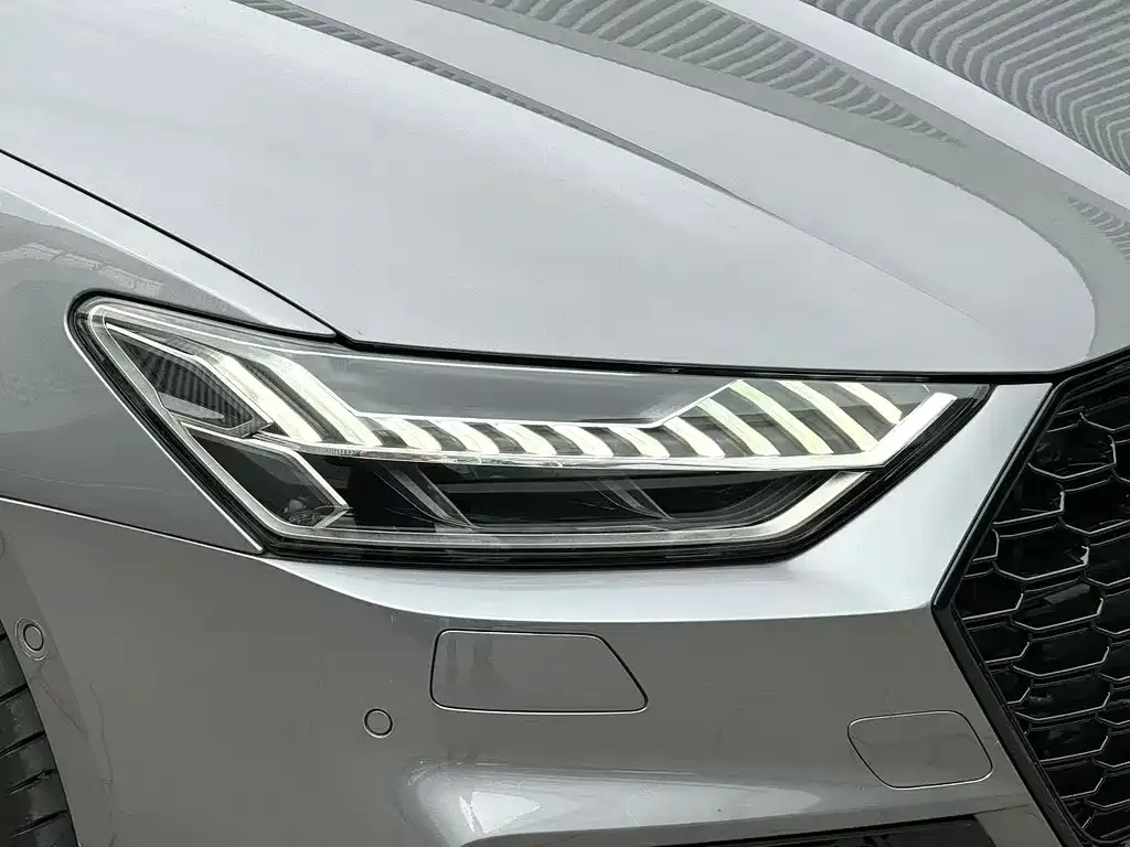 Audi A7L — фото 5