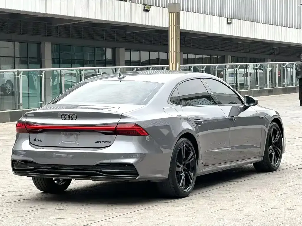 Audi A7L — фото 9