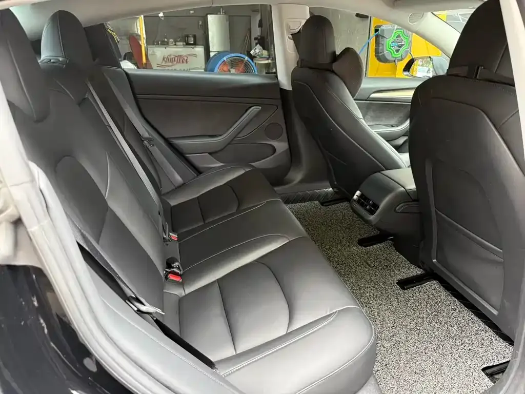 Tesla Model 3 — фото 10